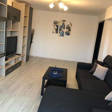 Apartament Modern Targoviste In Regim Hotelier Eksteriør bilde