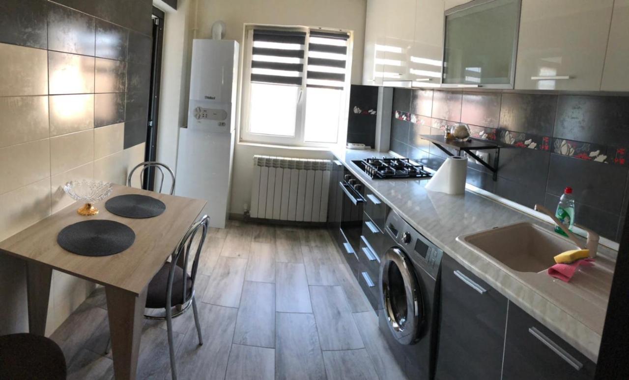 Apartament Modern Targoviste In Regim Hotelier Eksteriør bilde