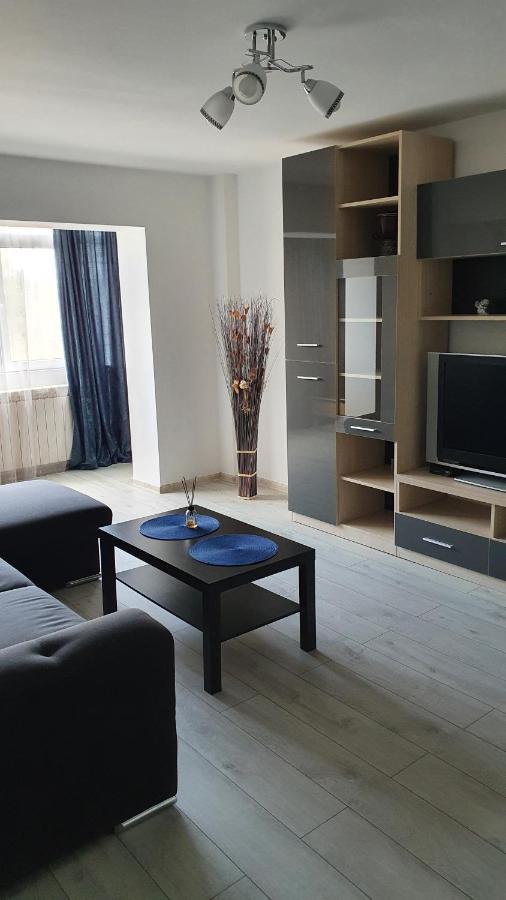 Apartament Modern Targoviste In Regim Hotelier Eksteriør bilde